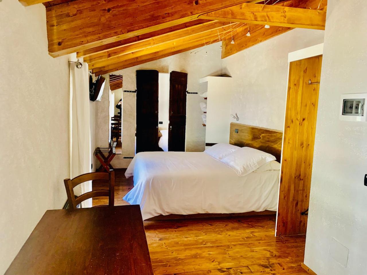 Agriturismo Il Talento Nella Quiete Castiglione dʼIntelvi Exterior foto