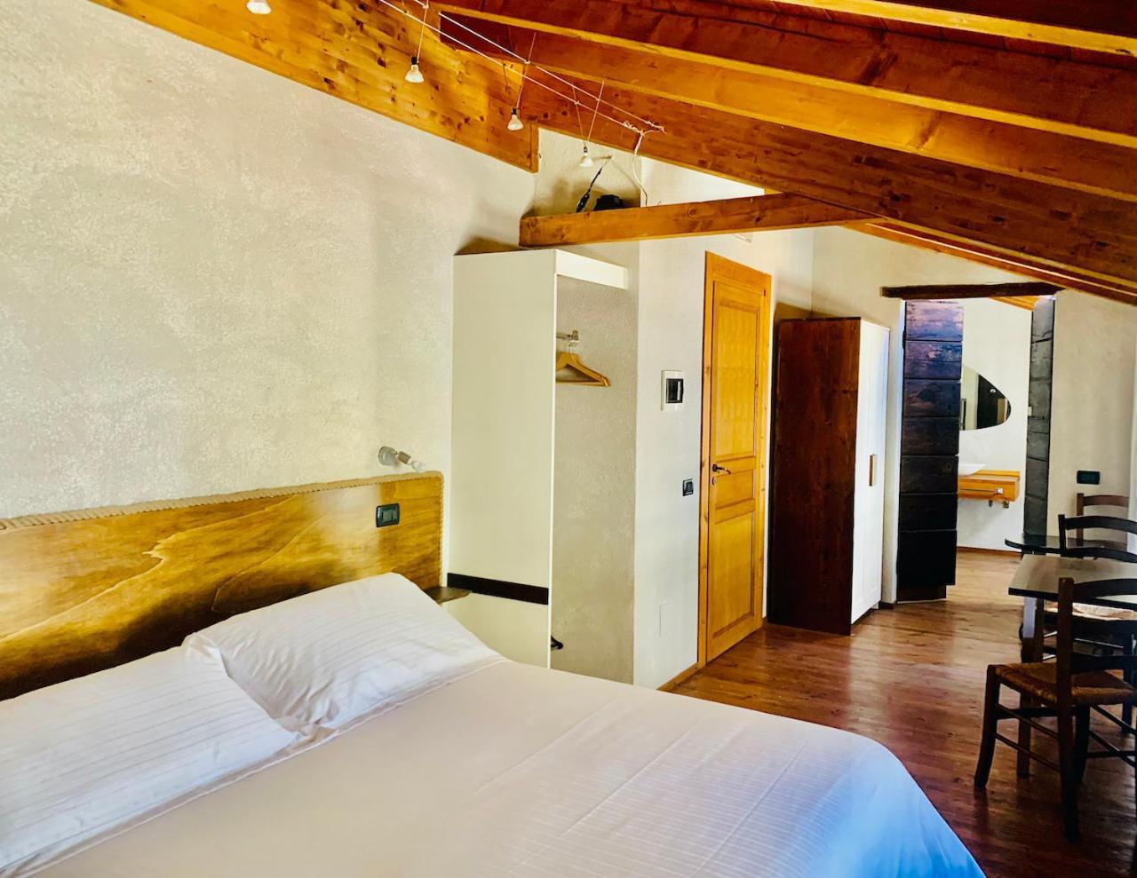Agriturismo Il Talento Nella Quiete Castiglione dʼIntelvi Exterior foto