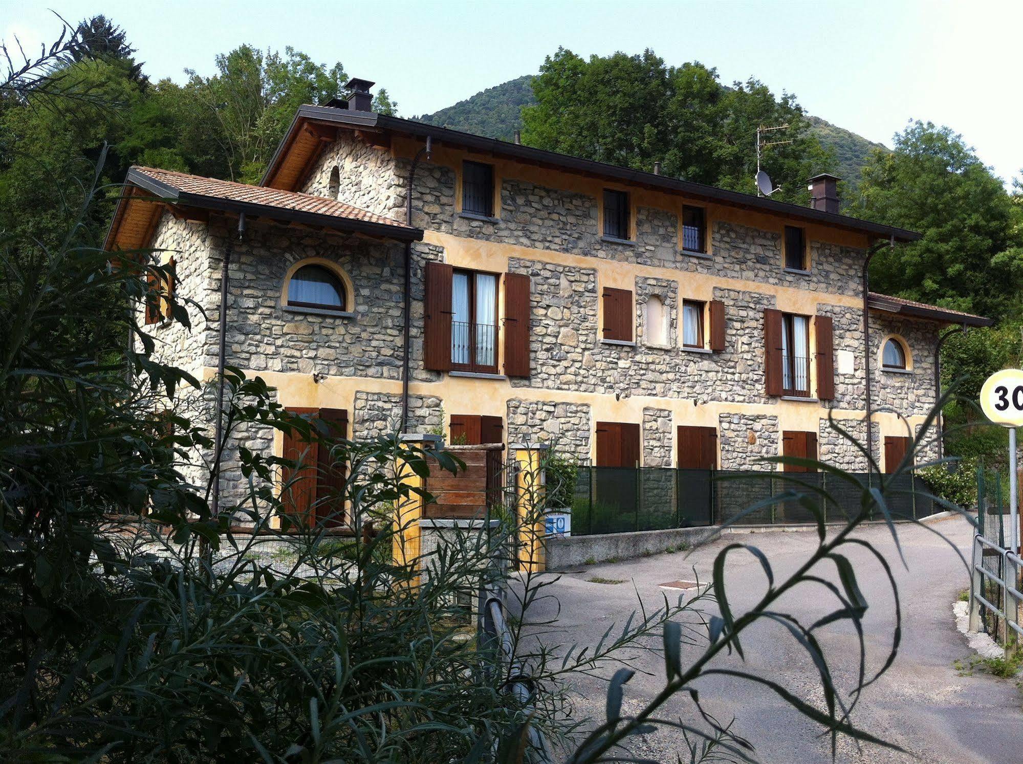 Agriturismo Il Talento Nella Quiete Castiglione dʼIntelvi Exterior foto